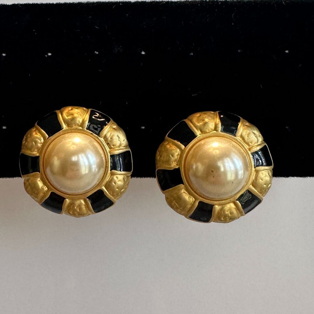Round Black and Gold Tone with Faux Pearl Vintage Clip Earrings